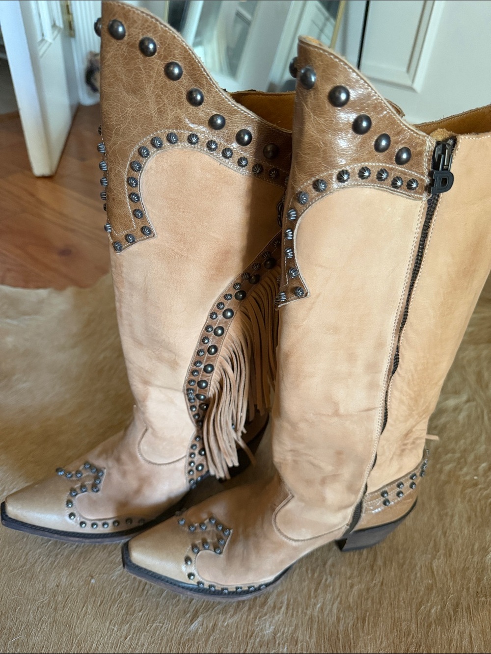 Old Gringo Tan Leather Fringe Western Boots with Stud & Concho Detail - Picture 3 of 9
